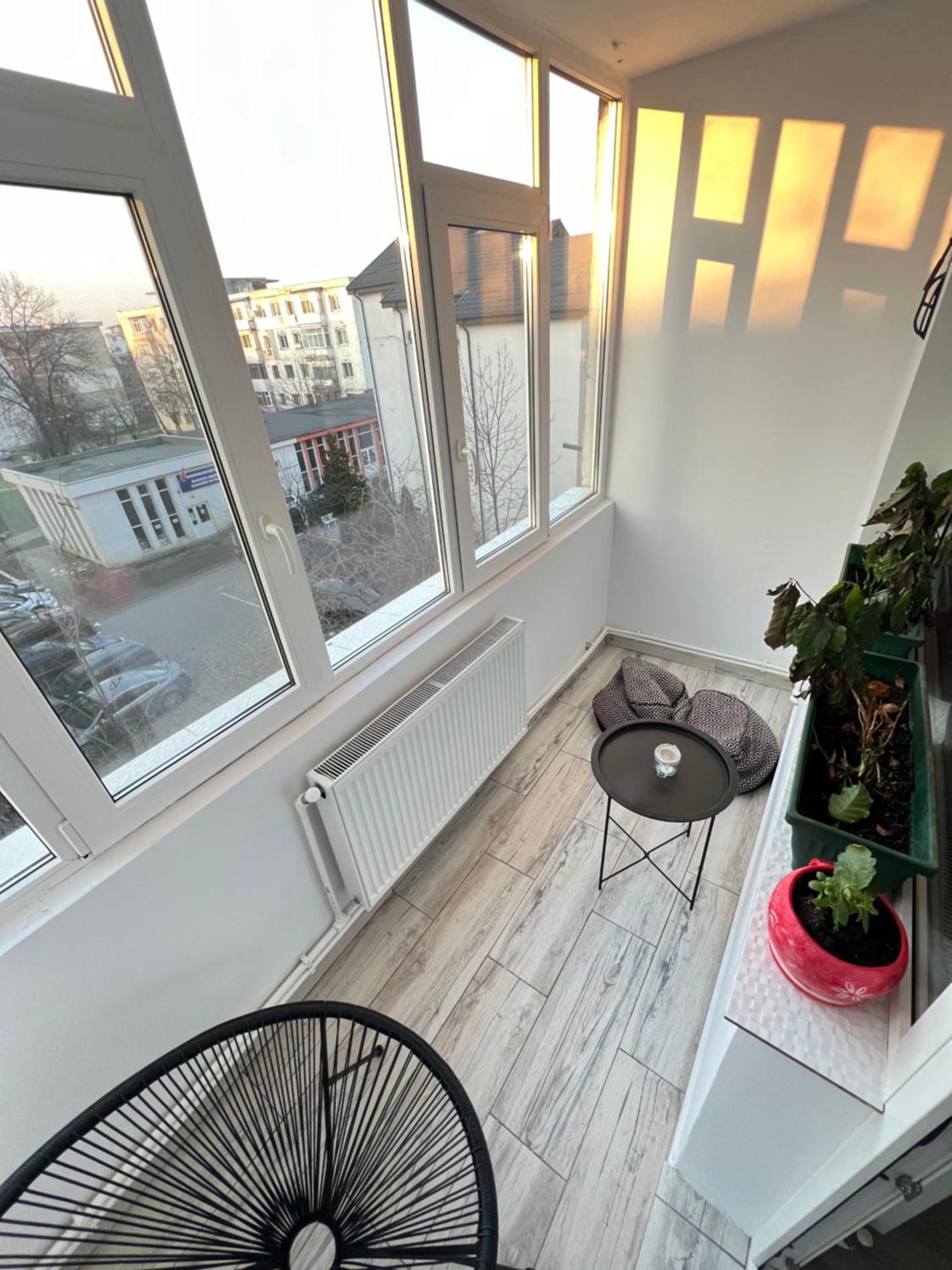 3 Rooms Apartment Airy & Bright Palas Style Iasi Exterior photo