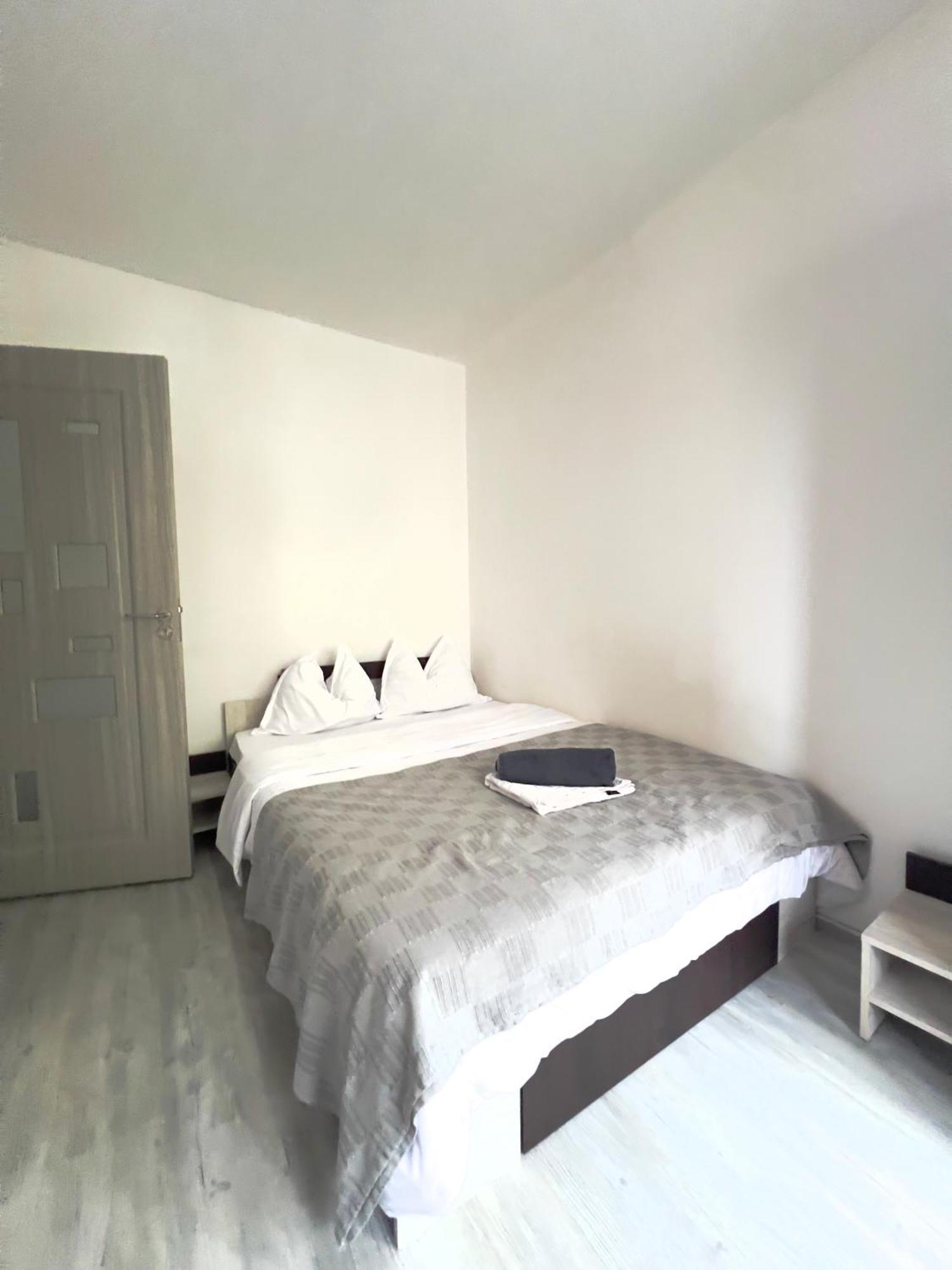 3 Rooms Apartment Airy & Bright Palas Style Iasi Exterior photo