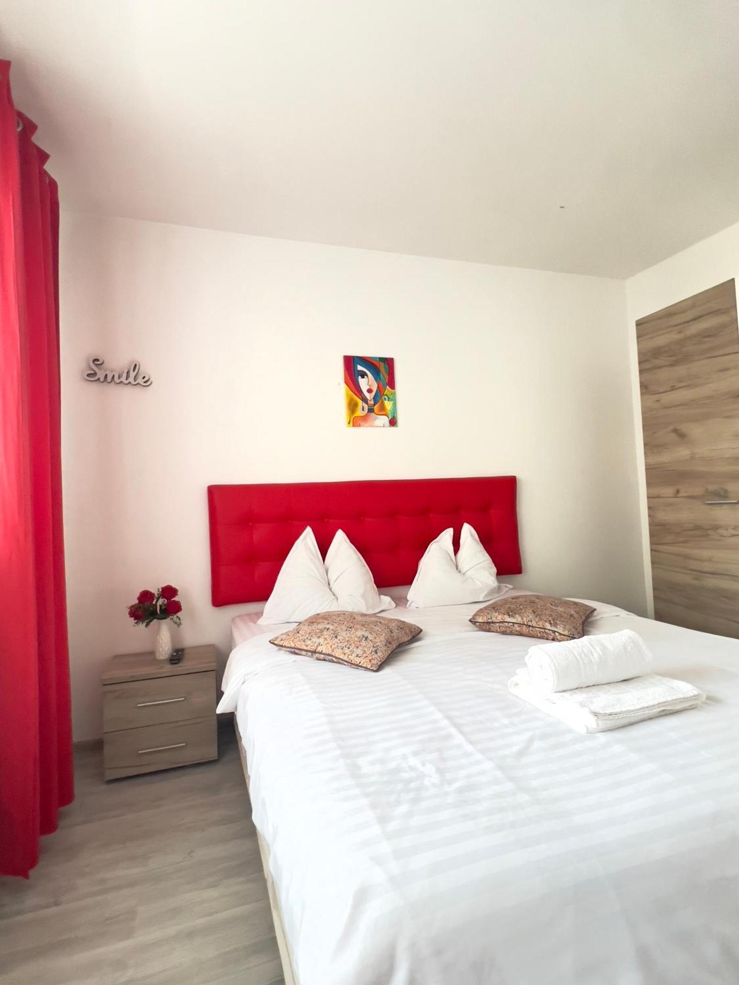 3 Rooms Apartment Airy & Bright Palas Style Iasi Exterior photo